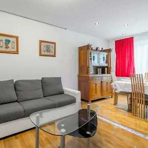 Antonija With Jacuzzi Appartement Split